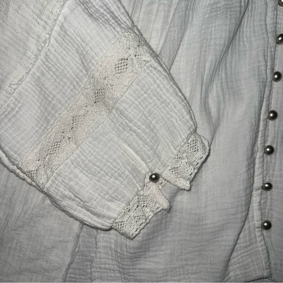 POL White Lace Button-Up Blouse - Picture 8 of 11